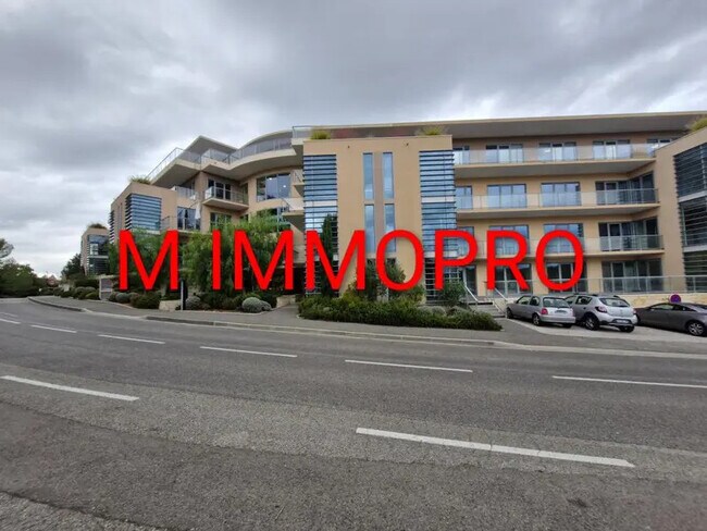 Location Bureaux 229 m²