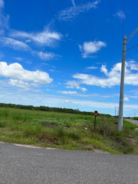 000 Carmen Ave, Rancho Viejo, TX for sale - Primary Photo - Image 1 of 8