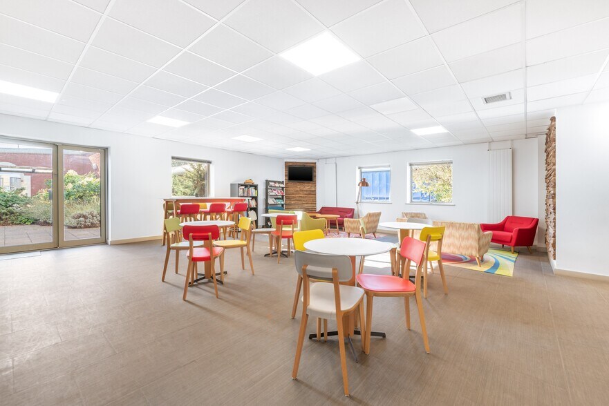 Aerodrome Rd, Gosport to rent - Interior Photo - Image 3 of 10