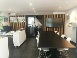 Office in Lyon to rent Building Photo- Image 1 of 8