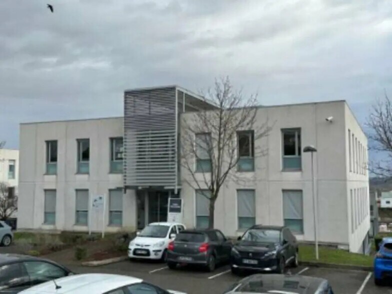 Office in Limas to rent - Building Photo - Image 3 of 3