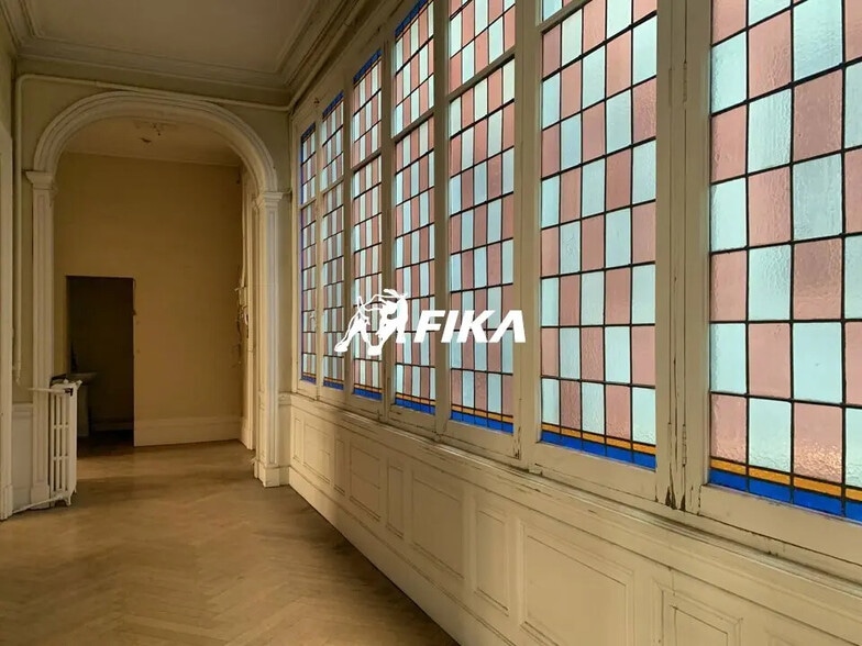 Office in Toulouse to rent - Building Photo - Image 2 of 11