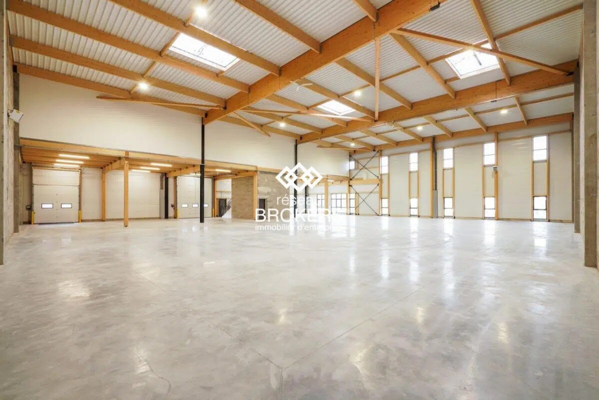 Industrial in Avignon to rent Interior Photo- Image 1 of 6