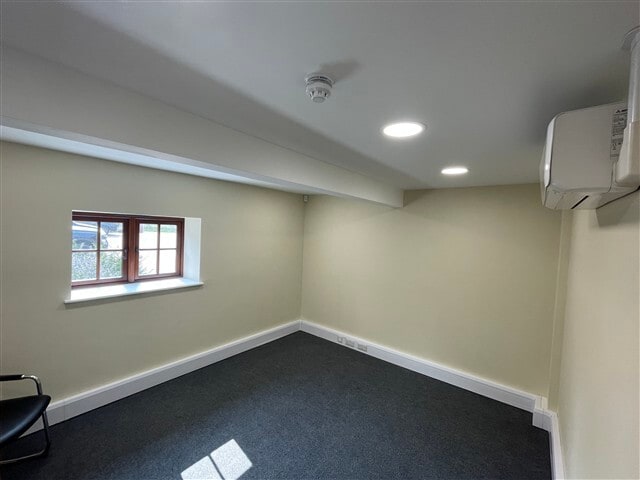Selfs Farm, Andover to rent - Interior Photo - Image 3 of 4