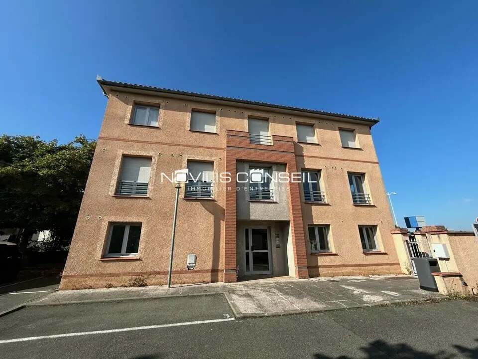 Office in Tournefeuille to rent Primary Photo- Image 1 of 8