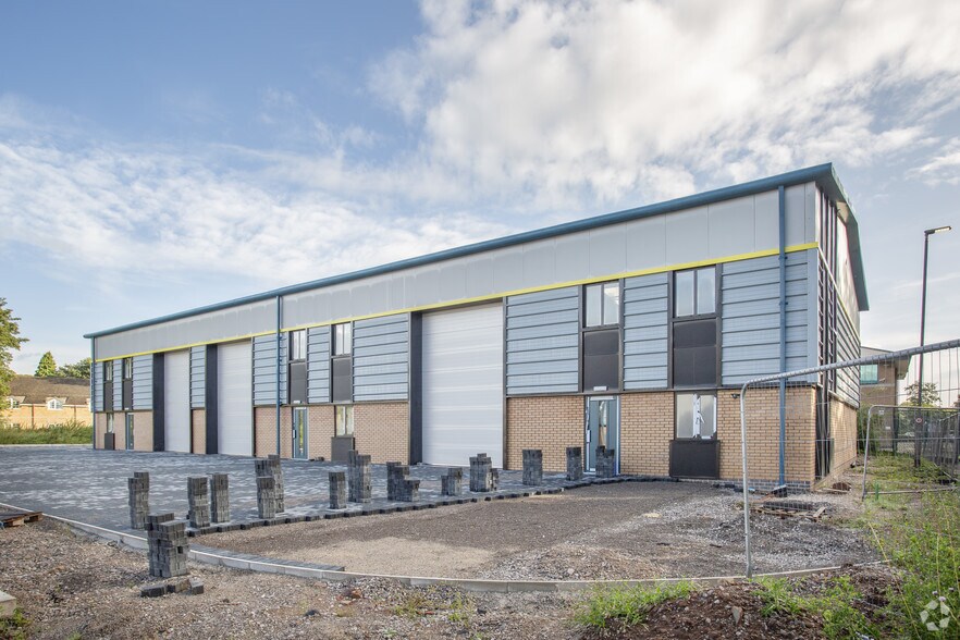 Units 5-7 Diamond Way, Stone for sale - Primary Photo - Image 1 of 1