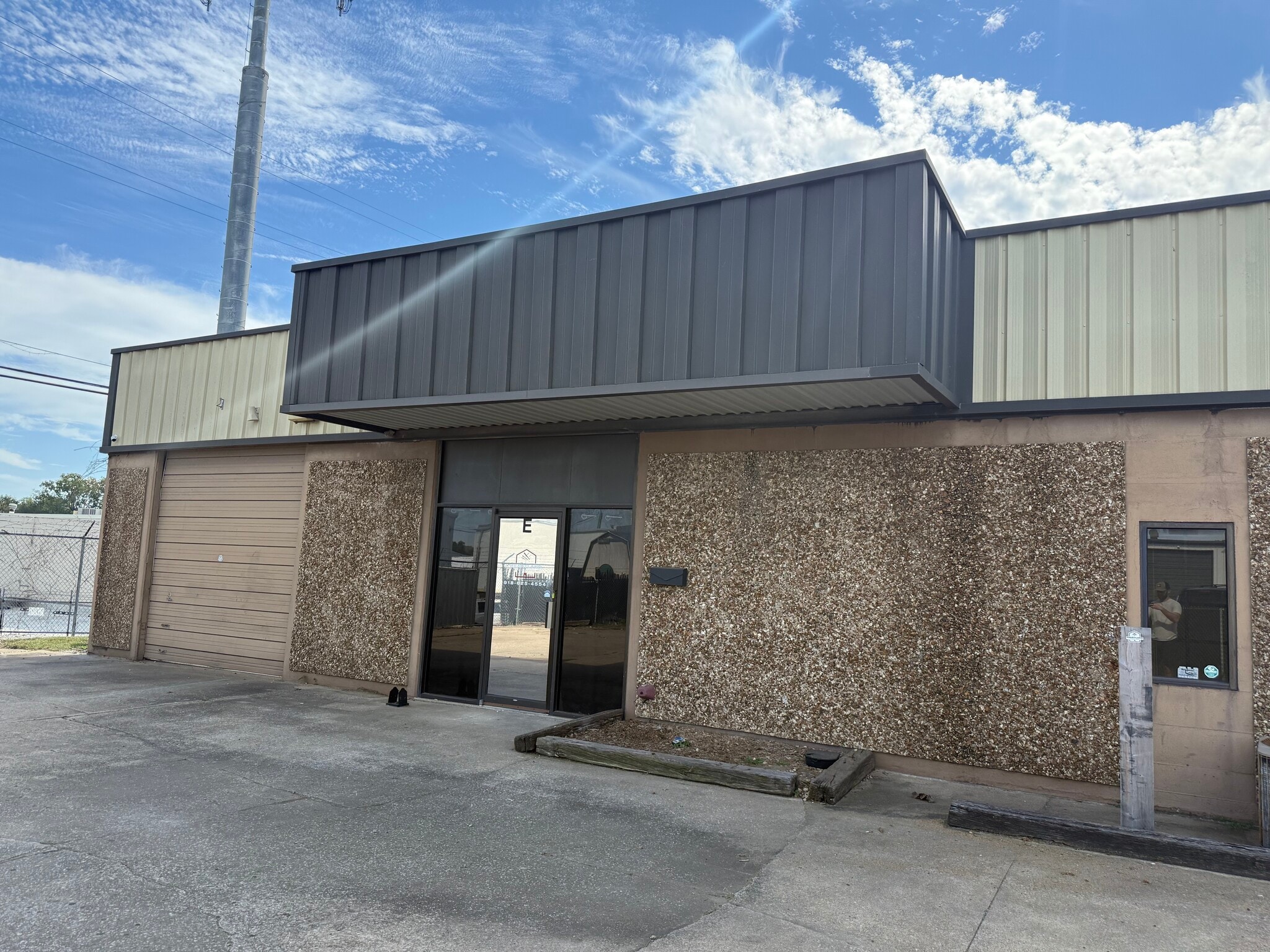 413 N Walnut Ave, Broken Arrow, OK to rent Building Photo- Image 1 of 19