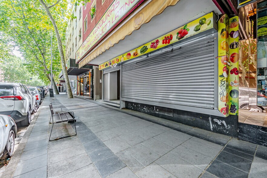 Retail in Madrid, Madrid to rent - Building Photo - Image 2 of 5