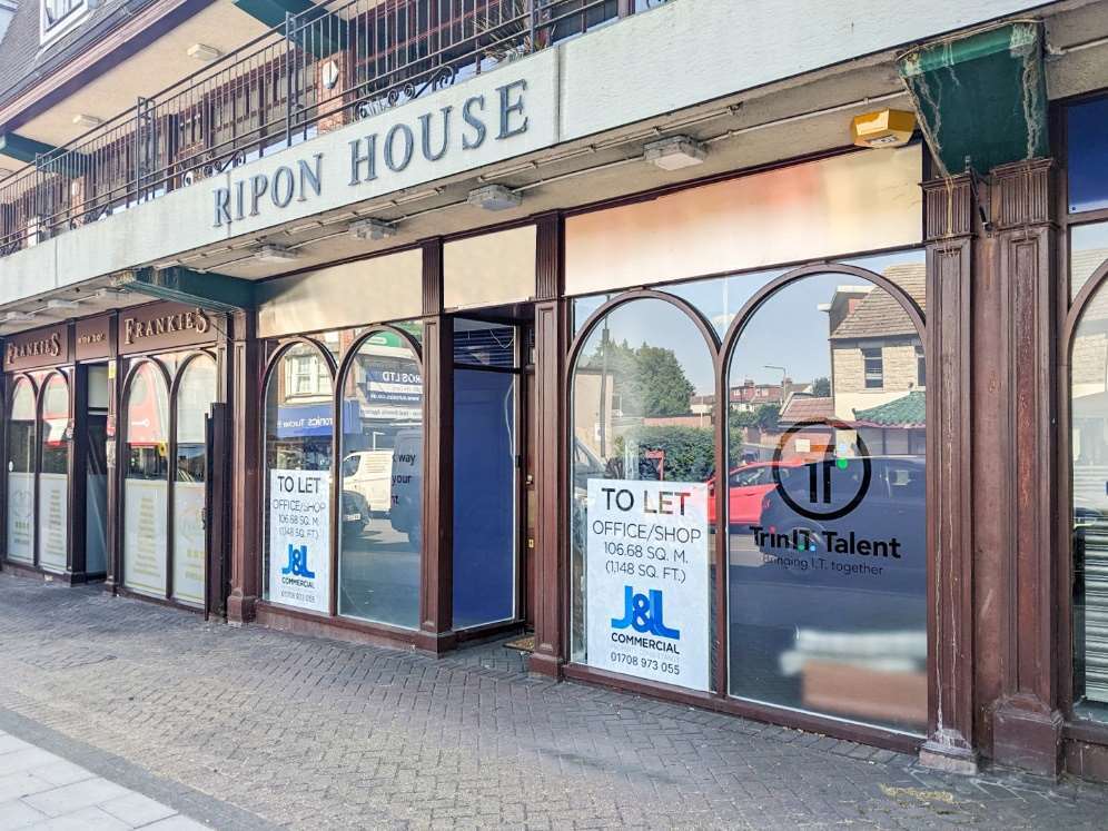 35 Station Ln, Hornchurch to rent Building Photo- Image 1 of 8