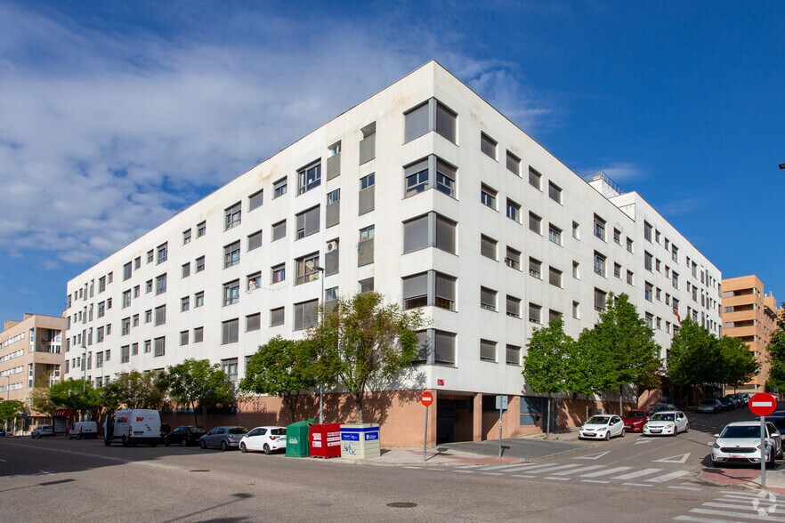 Calle Julio Rey Pastor, 6, San Sebastián de los Reyes, Madrid to rent - Building Photo - Image 2 of 2