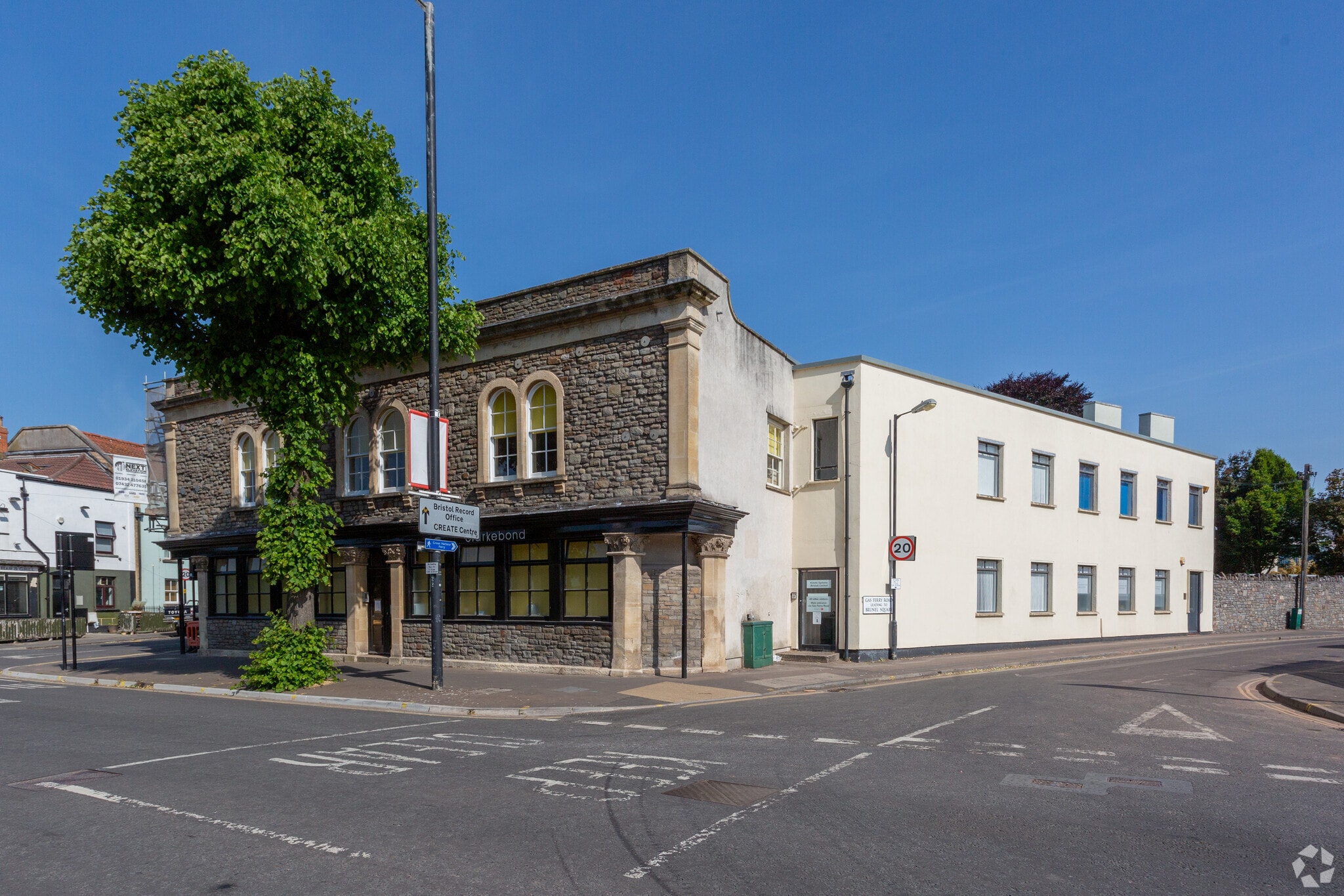 121 Cumberland Rd, Bristol to rent Primary Photo- Image 1 of 5