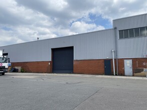 Midacre, Willenhall for rent Building Photo- Image 2 of 5