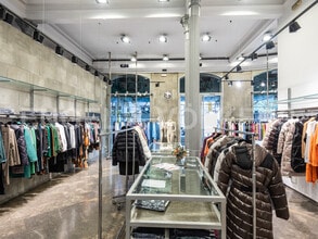 Retail in Barcelona, Barcelona to rent Interior Photo- Image 2 of 15