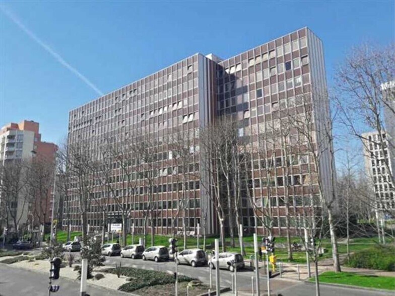 Office in Créteil to rent - Building Photo - Image 3 of 17