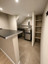 Retail in Alcalá de Henares, Madrid to rent Interior Photo- Image 1 of 4