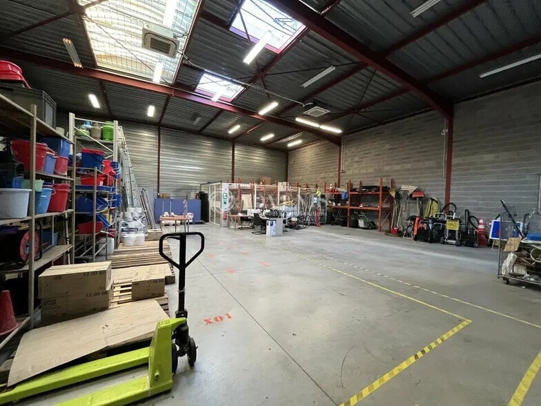 Light Industrial in Mundolsheim to rent - Building Photo - Image 3 of 11