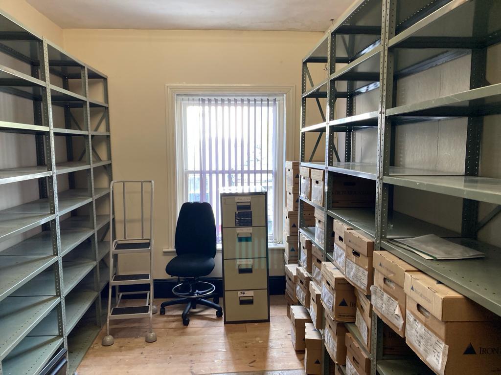 44 Fore St, Bodmin to rent Interior Photo- Image 1 of 5