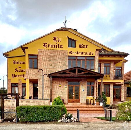 Retail in Trescasas, Segovia for sale - Building Photo - Image 1 of 17