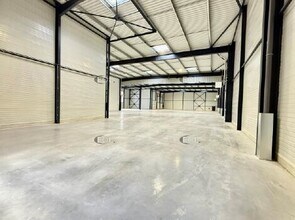 Industrial in Trappes for sale Interior Photo- Image 1 of 6
