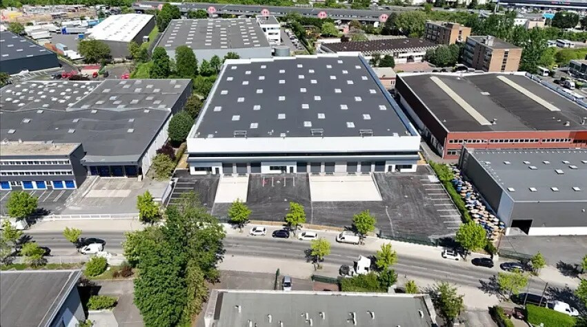 Light Industrial in Le Blanc-Mesnil for sale - Building Photo - Image 2 of 5