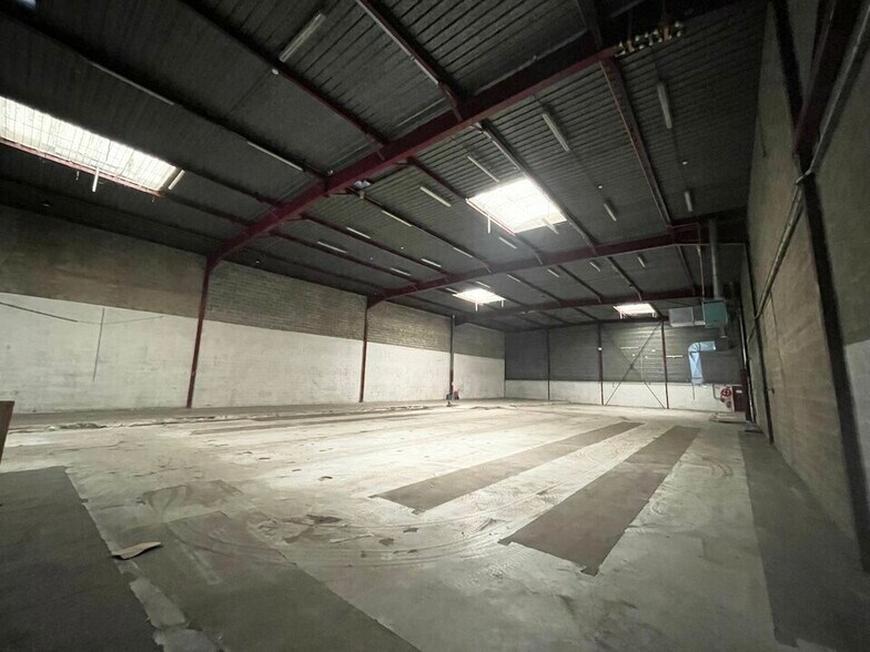 Industrial in Saint-Denis to rent - Building Photo - Image 2 of 22
