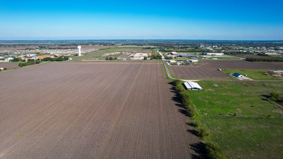 Stremple Street, Seguin, TX for sale - Building Photo - Image 3 of 5