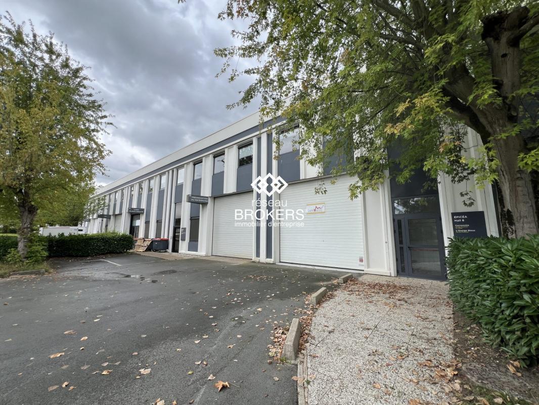Retail in Villebon-sur-Yvette to rent Building Photo- Image 1 of 10