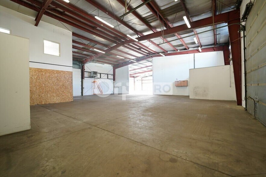 2736 Route De Ravel, Mornant to rent - Interior Photo - Image 3 of 20