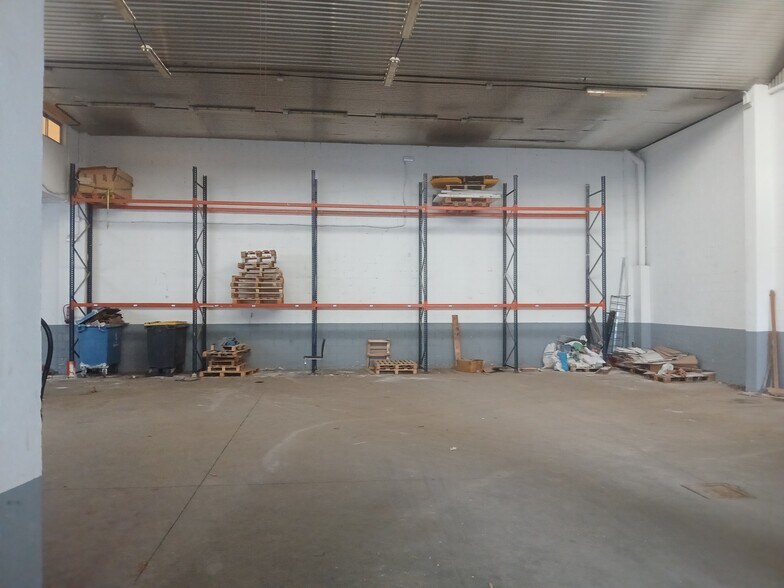 Industrial in Madrid, Madrid to rent - Building Photo - Image 2 of 5