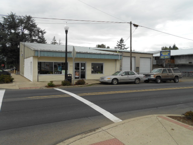 209 Adams St, Lafayette, OR for sale - Primary Photo - Image 1 of 1