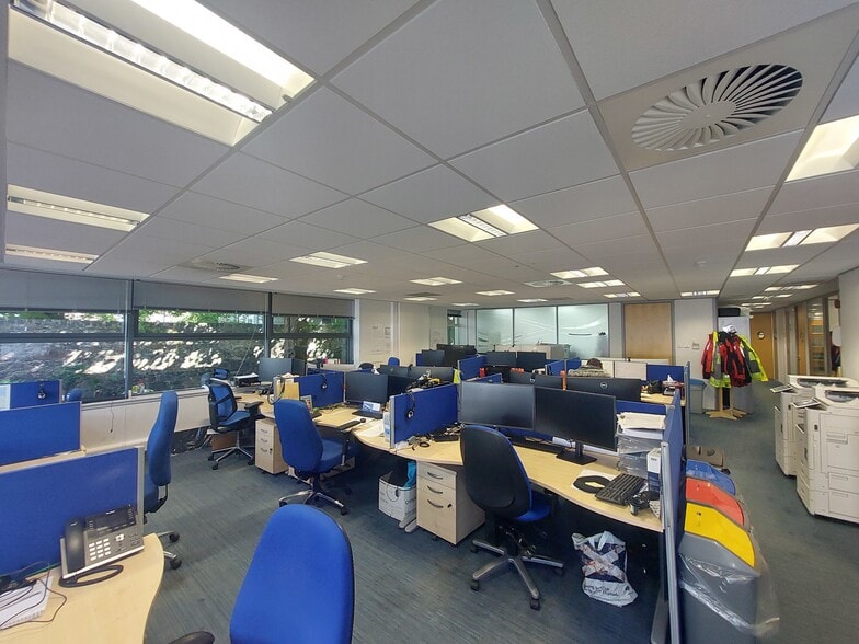 12 Queens Rd, Aberdeen to rent - Building Photo - Image 3 of 7