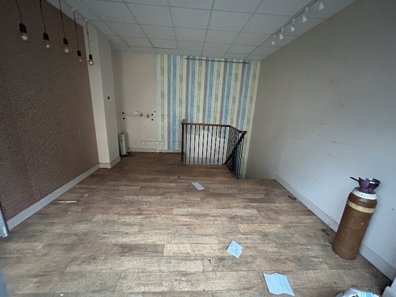 10 Wentworth Street, London to rent - Building Photo - Image 2 of 5