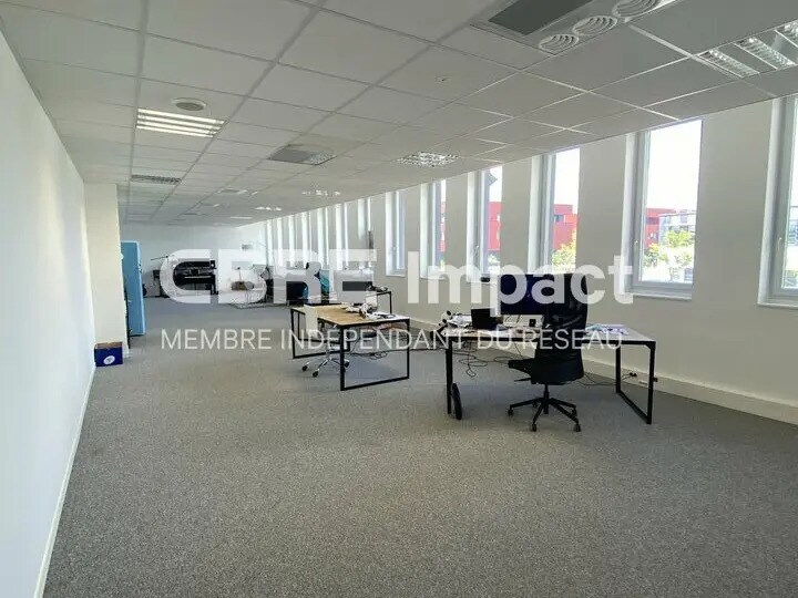 Office in Dijon to rent - Building Photo - Image 2 of 7