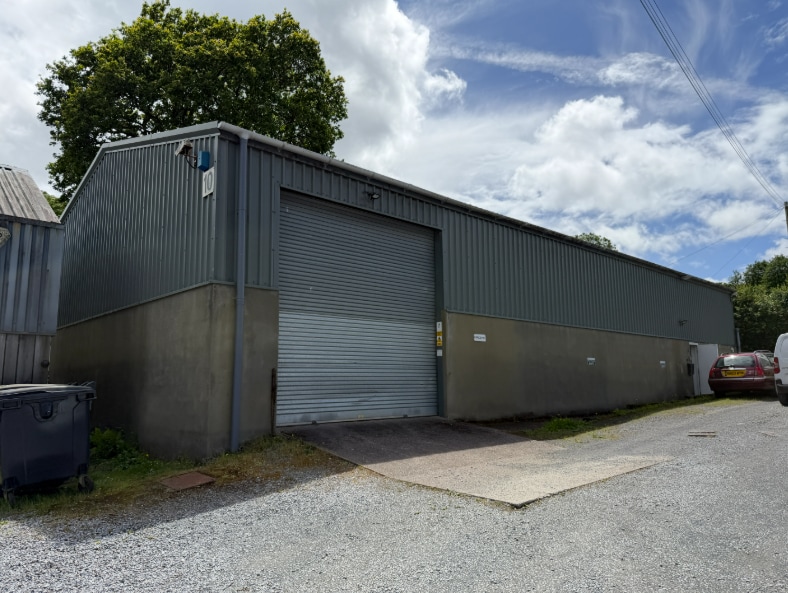 Village Rd, Christow to rent Primary Photo- Image 1 of 2