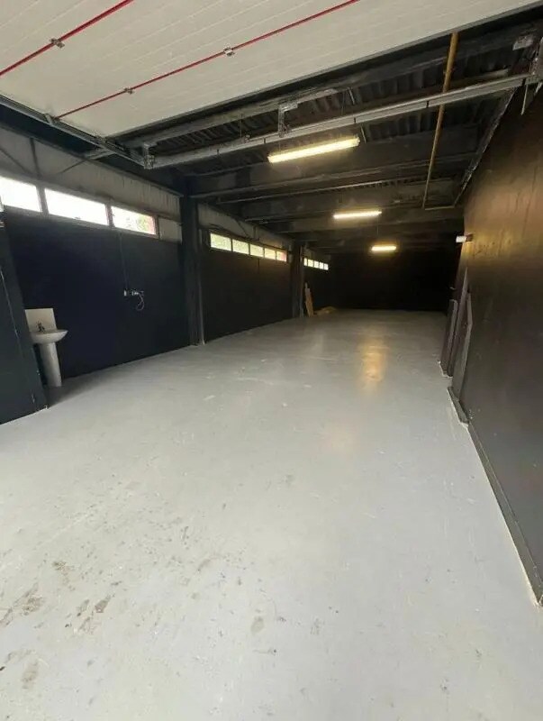 Location Entrepôt 270 m² - Photo 1