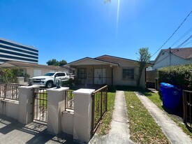 2752 SW 3rd St, Miami FL - Commercial Property