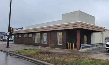 11705 Bellaire Rd, Cleveland, OH for rent Building Photo- Image 1 of 3