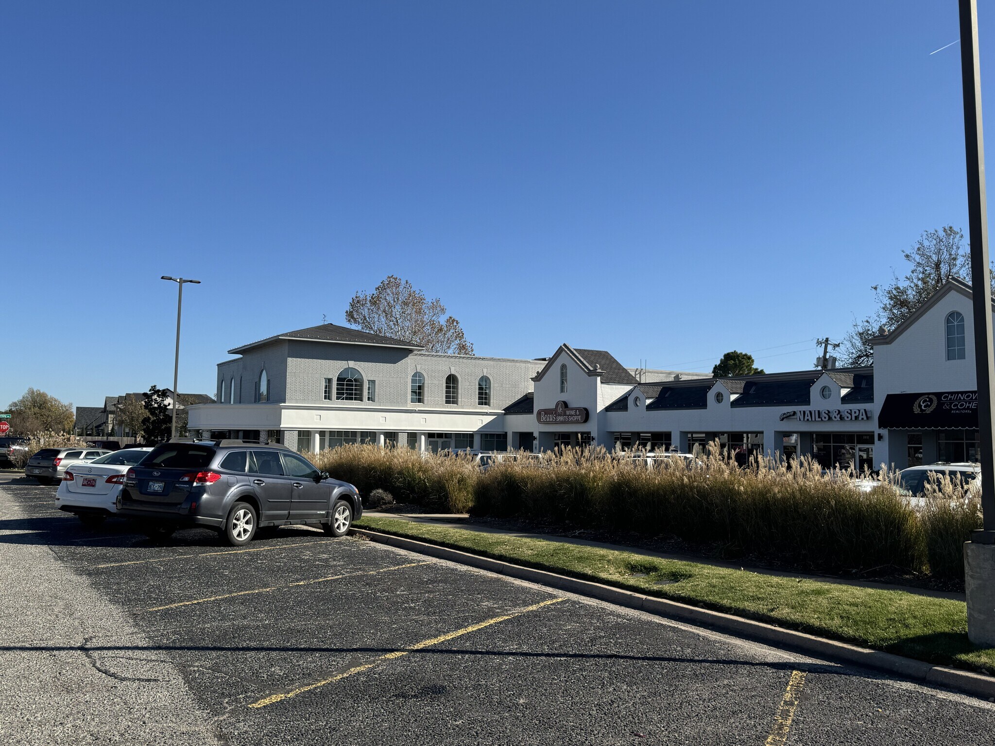 2800-2828 W Country Club Dr, Oklahoma City, OK to rent Primary Photo- Image 1 of 39