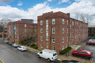 2540-2550 Woodburn Ave, Cincinnati, OH for sale Primary Photo- Image 1 of 1