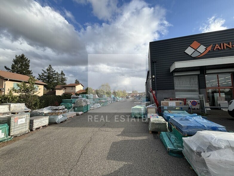 Light Industrial in Saint-Priest to rent - Building Photo - Image 3 of 12