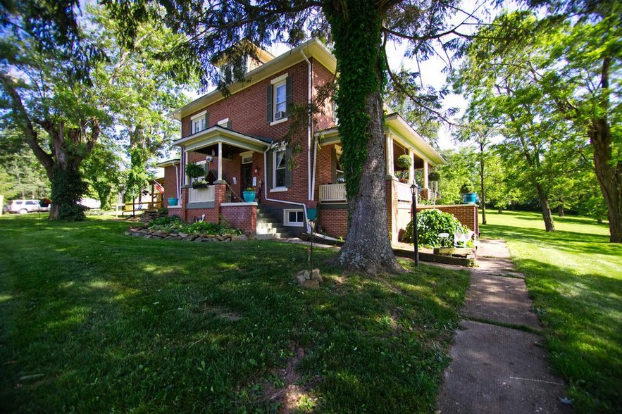 1525 Locust Hl, Marlinton, WV for sale - Primary Photo - Image 1 of 1