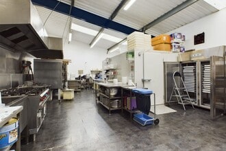 170 Rowan Rd, London to rent Interior Photo- Image 2 of 3