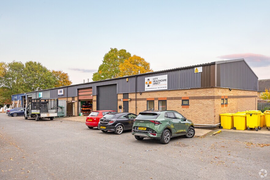 Casterton Rd, Nottingham for sale - Primary Photo - Image 1 of 3