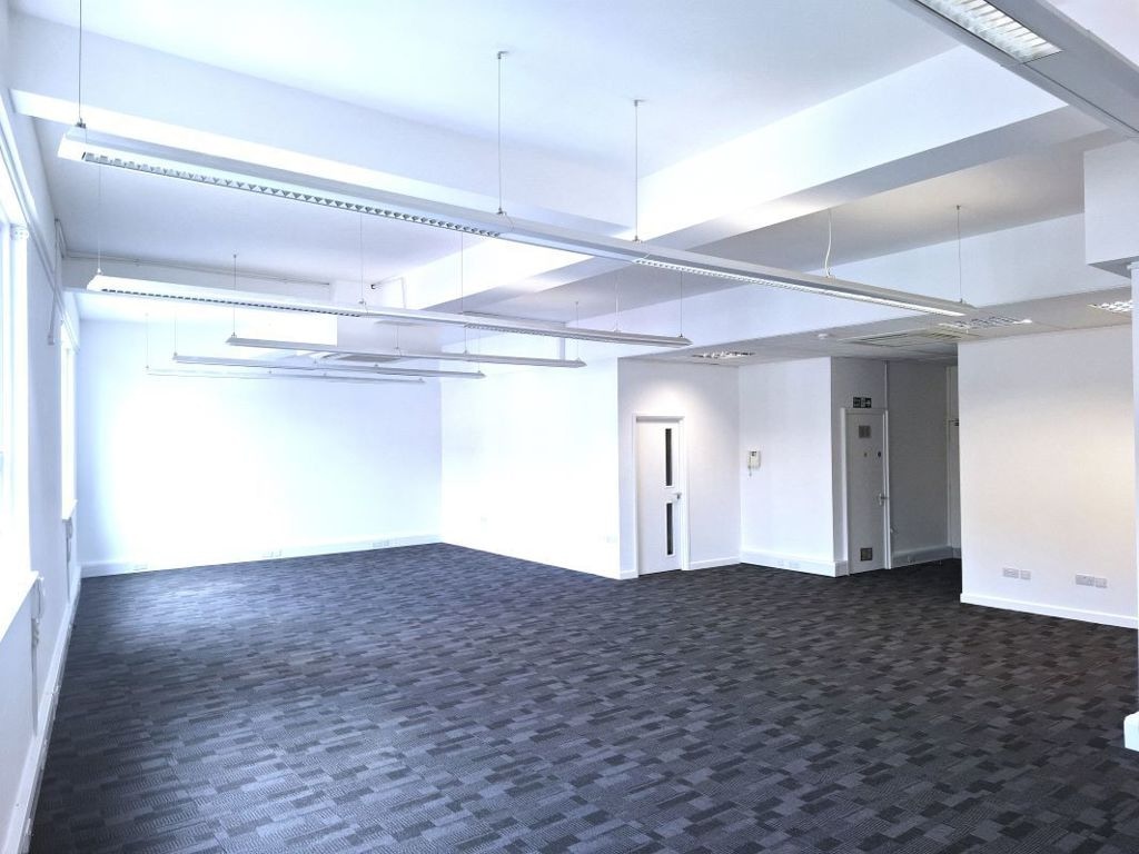 32-36 High St, Guildford to rent Interior Photo- Image 1 of 6