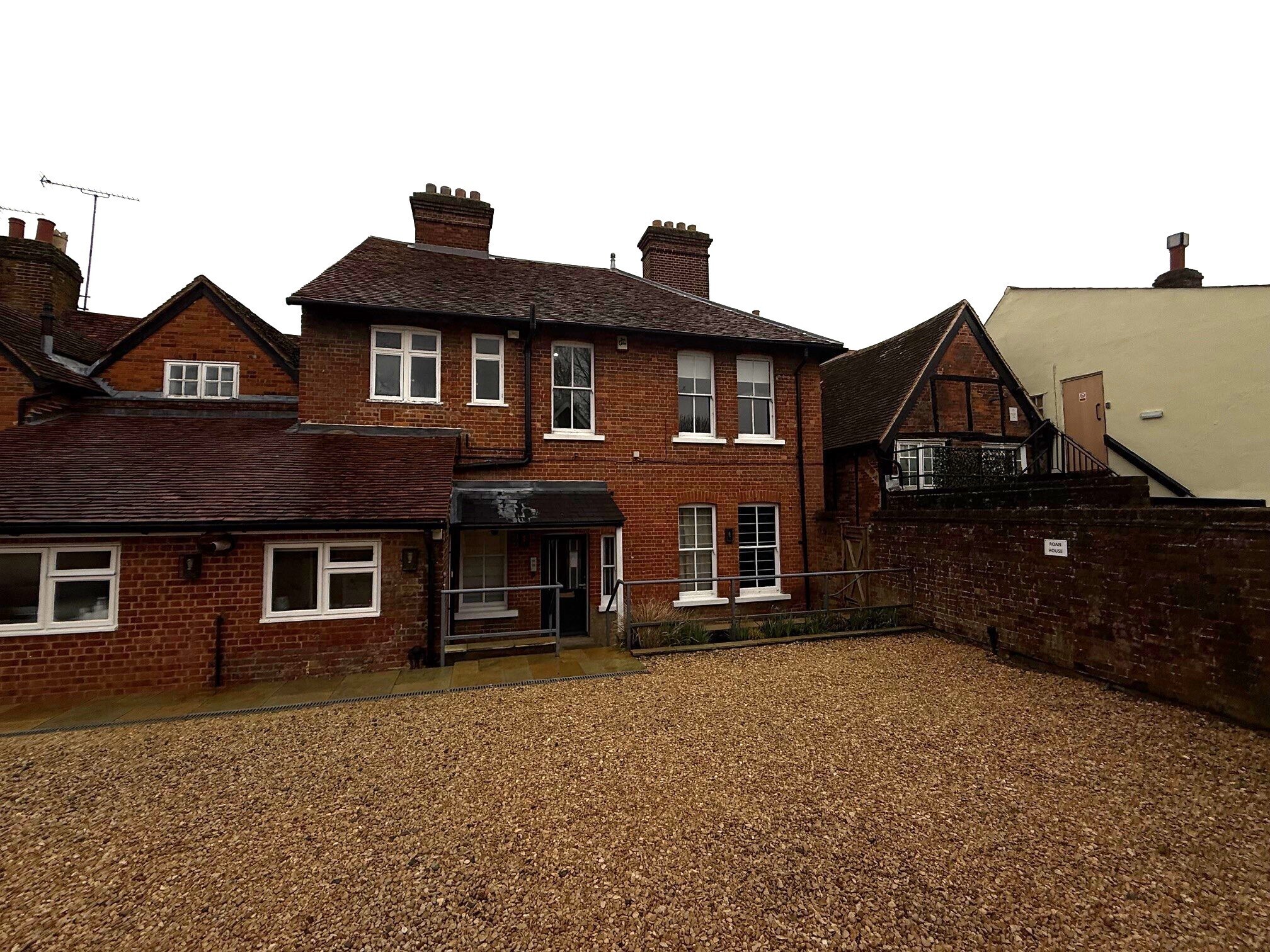 92 High St, Great Missenden to rent Building Photo- Image 1 of 10