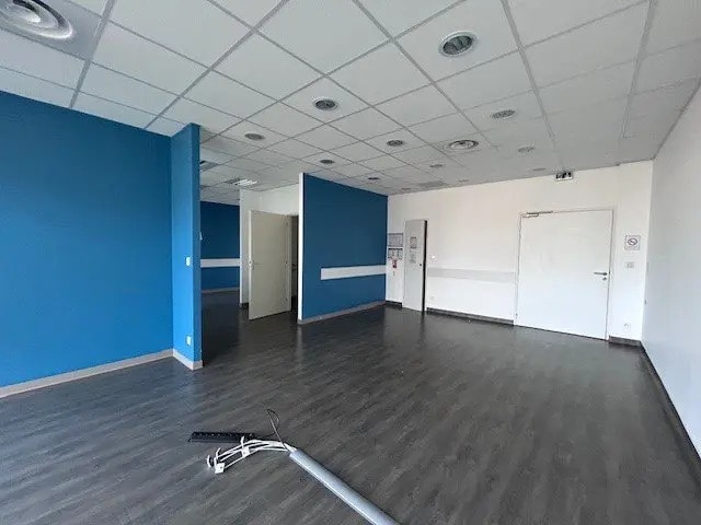 Vente Commerce 92 m² - Photo 1