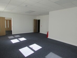 78-84 High St, Dunstable to rent Interior Photo- Image 2 of 11