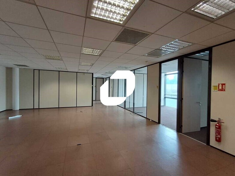Office in Vélizy-Villacoublay to rent - Interior Photo - Image 2 of 6