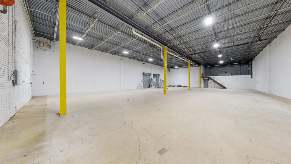 240 State Rt 17 S, Lodi, NJ for rent - Matterport 3D Scan - Image 3 of 22