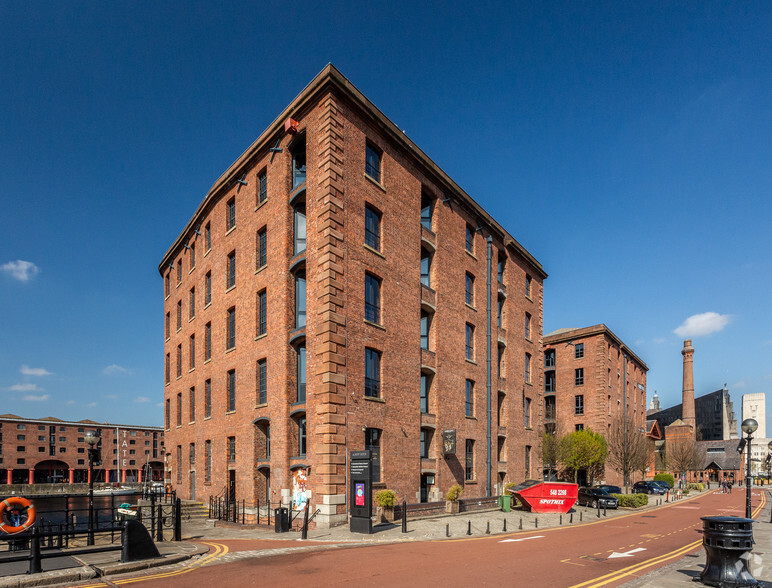 Albert Dock, Liverpool for rent - Primary Photo - Image 1 of 42